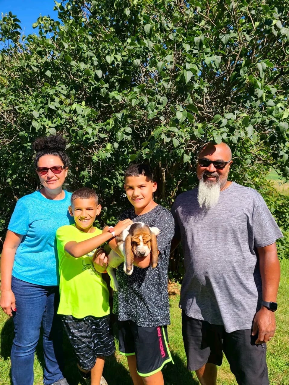 Sam Neutral and wife Rhonda Haden of HILLTOP BASSET HOUNTS PUPPIES